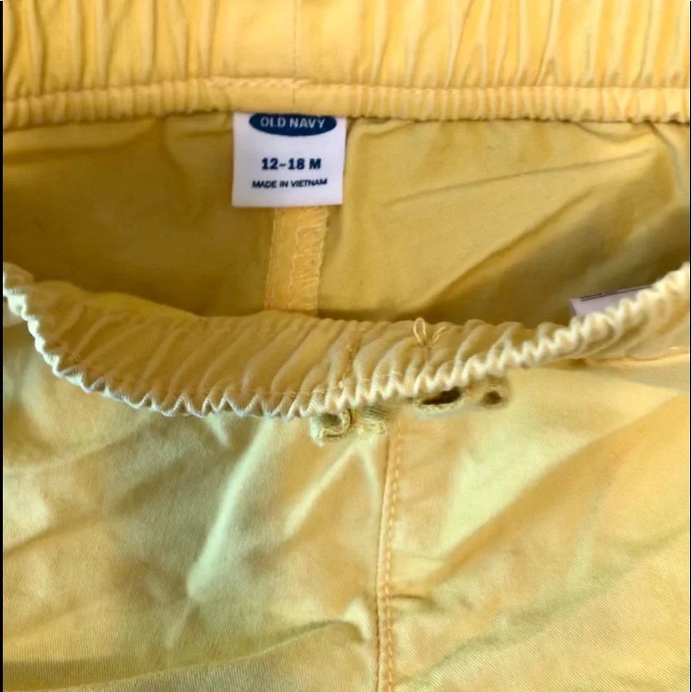 5/$25 Baby Girl Ruffle Yellow Shorts • Ruffled • Pockets • Elastic